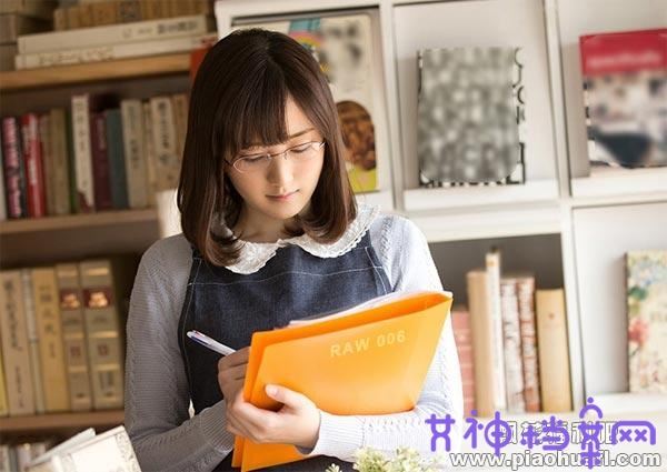 铃原爱蜜莉还是女大学生时候的故事[福粒]