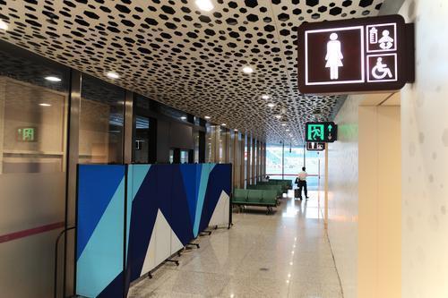 深圳宝安国际机场有吸烟室吗_机场内设豪华吸烟区