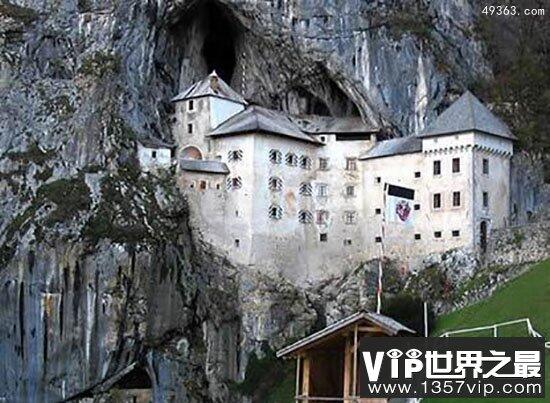 世界7大最迷人古堡大盘点 世界唯一的山洞古堡