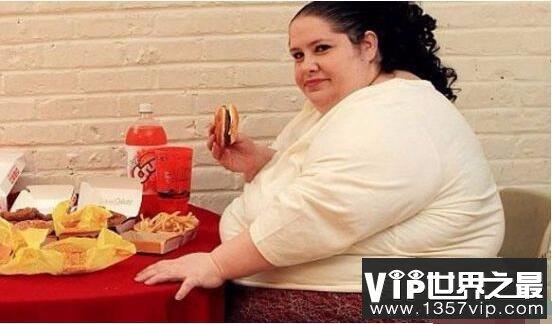 全球最胖的女人，罗莎莉·布拉德福德(巅峰时重达1088斤)