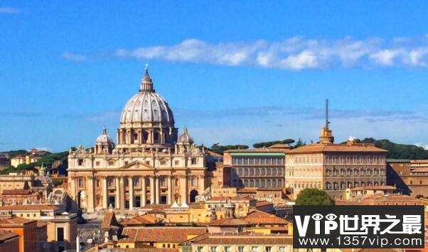欧洲最小的国家：梵蒂冈，仅0.44平方公里，一不留神就出国