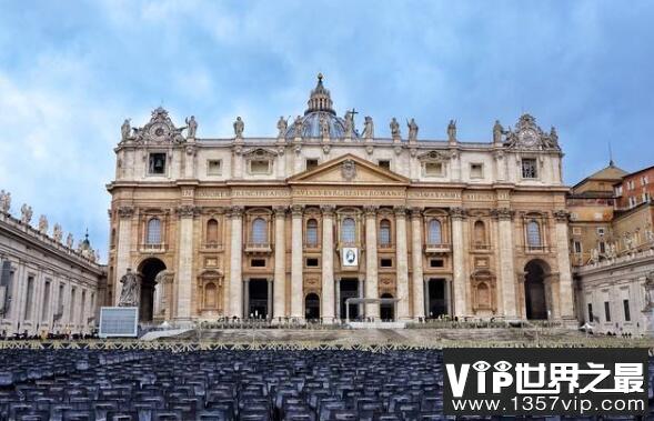 欧洲最小的国家：梵蒂冈，仅0.44平方公里，一不留神就出国