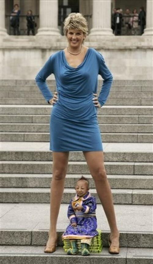 世界十大长腿美女排名，18岁俄罗斯最长腿小姐腿长106厘米