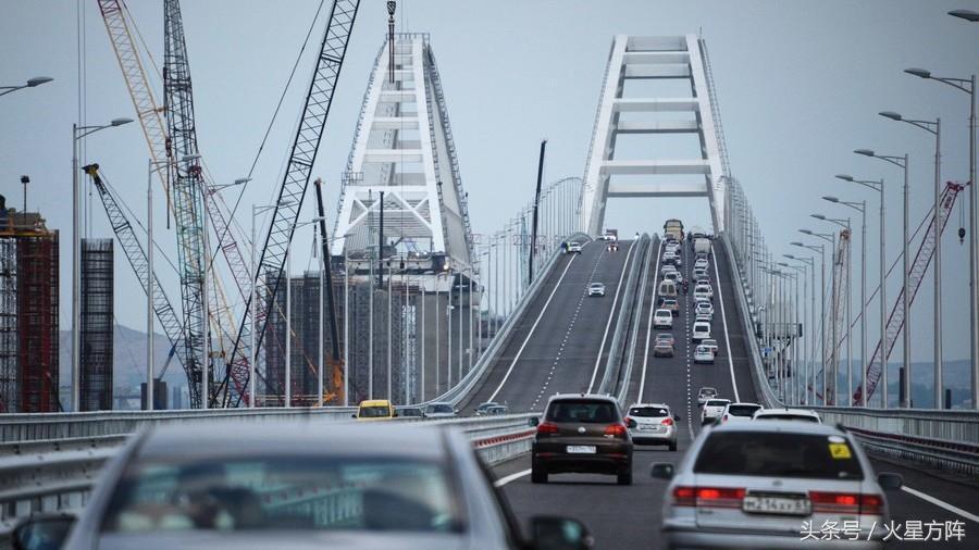 俄称克里米亚大桥事故已造成3人死亡,俄罗斯克里米亚大桥