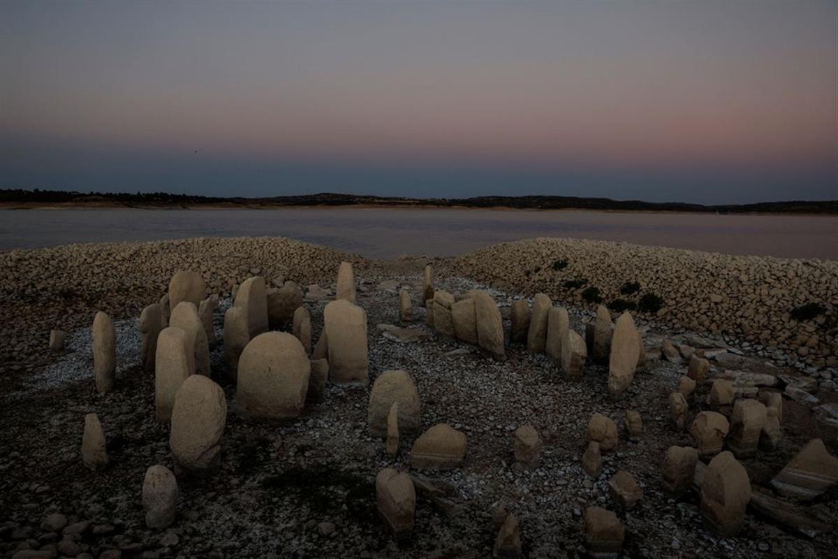 西班牙5000年前巨石阵因干旱重现是怎么回事?