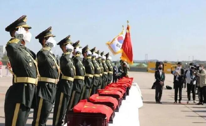 第八批在韩志愿军烈士遗骸装殓 志愿军遗骸为什么现在才回国
