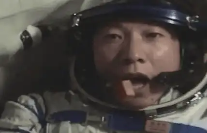 航天员怎么吃饭？中国航天员太空干饭名场面