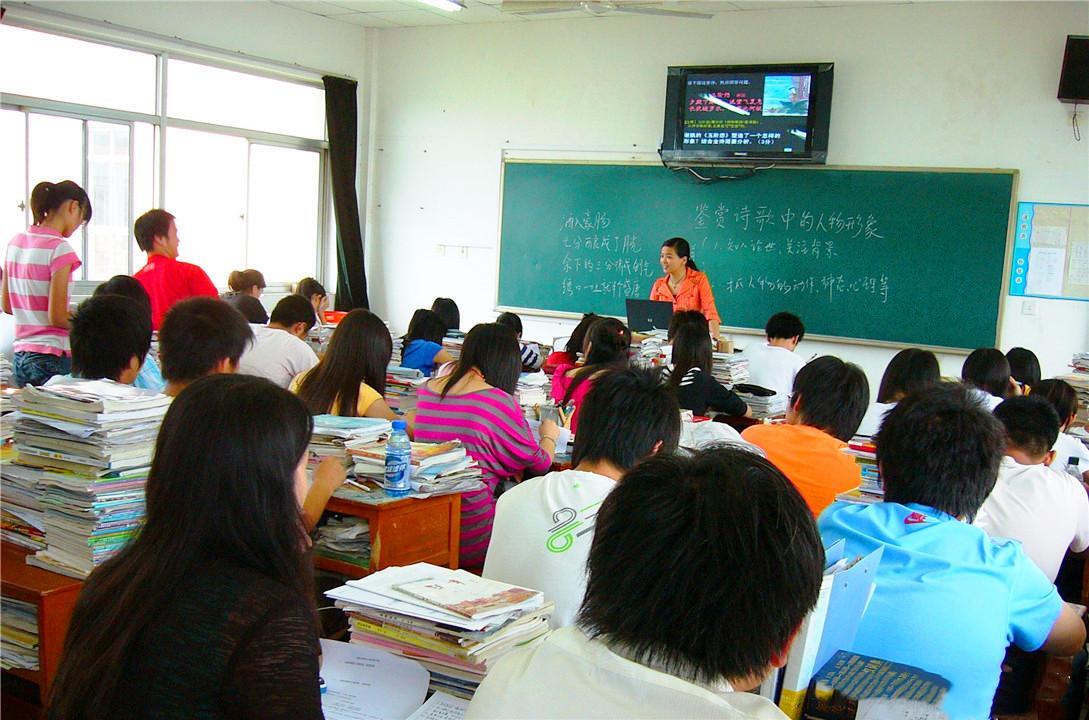 30岁人大硕士回应为学医重新高考是怎么回事，关于30岁重新参加高考学医的新消息。