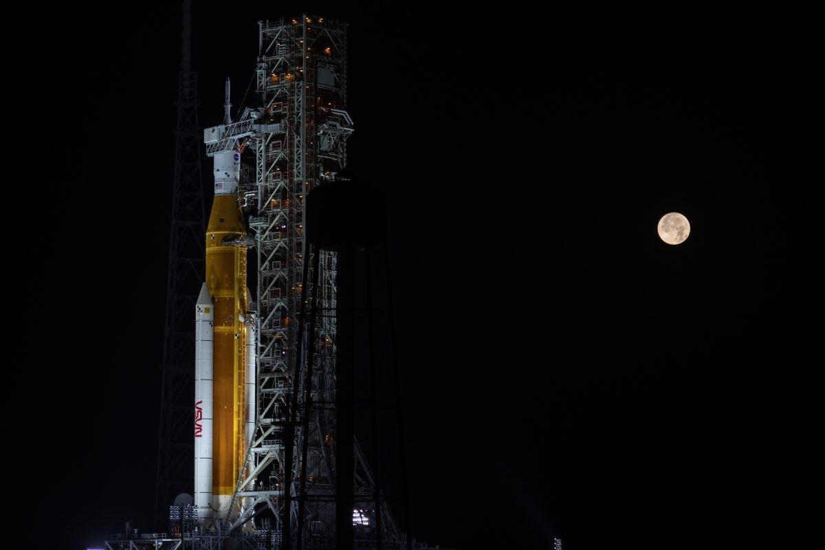 ##NASA局长称会先于中国重返月球
