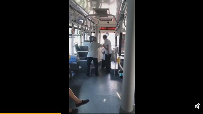 公交司机下跪道歉 济南司机下跪道歉视频曝光怎么回事？