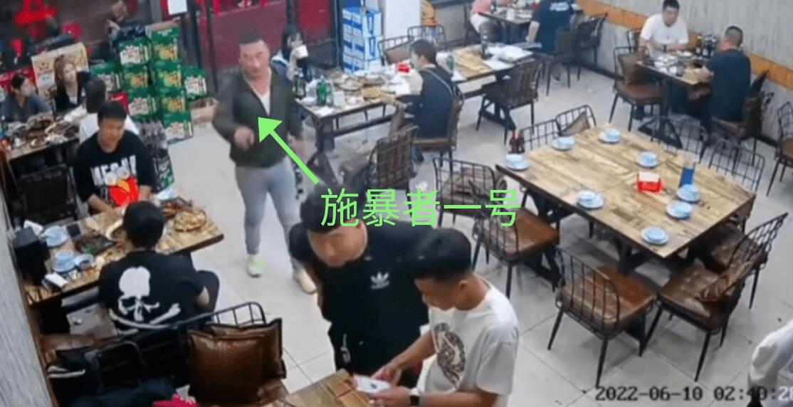 唐山烧烤店打人事件之迈巴赫7777车牌号 嫌疑人车牌尾号7777的奔驰,到底是什么来头