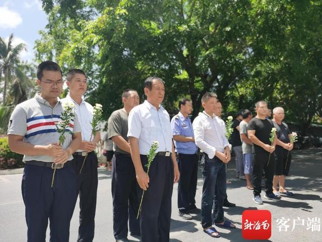 袁隆平雕像前布满花海 袁隆平在三亚的最后时光是怎么度过的