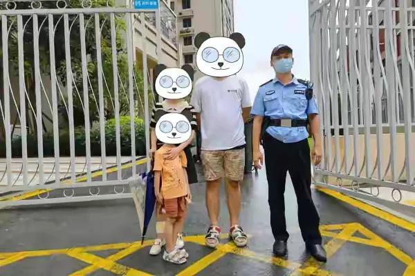 商场飞踹7岁孩童男子被拘,商场飞踹7岁孩童男子被拘视频