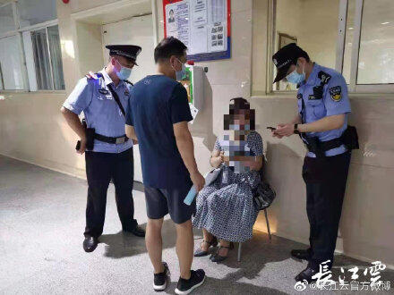救命八分钟！武汉地铁辅警狂奔八分钟为乘客买药