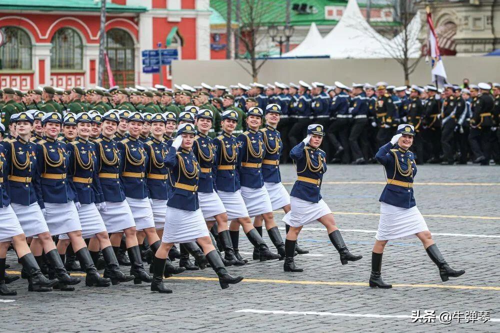 普京出席红场阅兵并讲话,红场阅兵普京时代归来