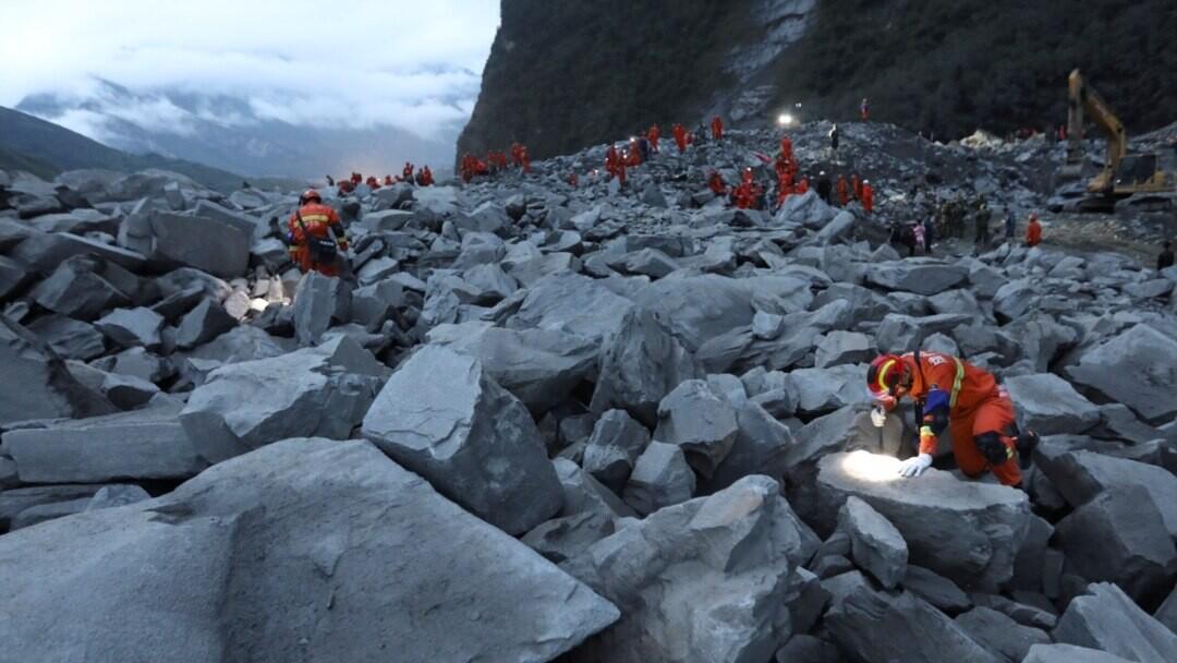 四川多地震感强烈是怎么回事，关于四川地震多?的新消息。