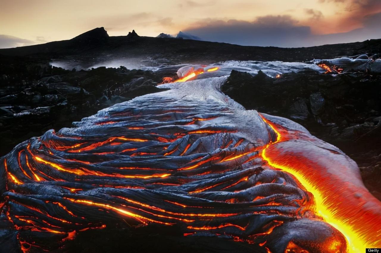 汤加一火山48小时内喷发8次,汤加海底火山爆发