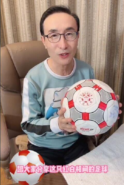 巩汉林呼吁在足球界开展清朗行动 巩汉林晒的女足签名也是假的