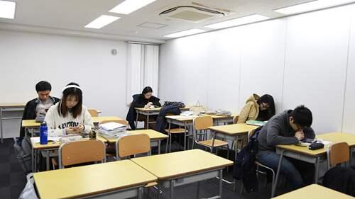 语言学校 早稻田EDU日本语学校繁华地区 100升学率 全面升学指导 专业美术指导