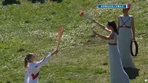 希腊美女演员化身最高女祭司 最高女祭司