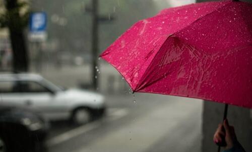 伤感落寞的下雨图片 唯美雨滴图片