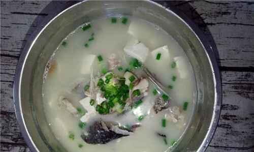 鱼头豆腐汤的简单做法