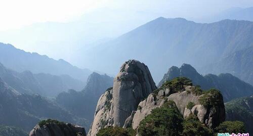 安徽黄山奇石风景图片