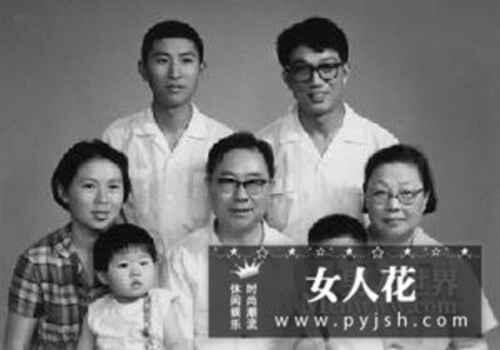 高晓松家世显赫名人辈出,高晓松的母亲父亲离婚了？