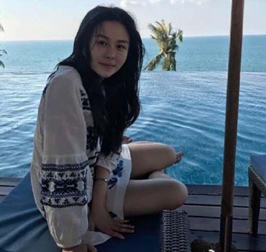 邱淑贞15岁女儿沈月近照走红