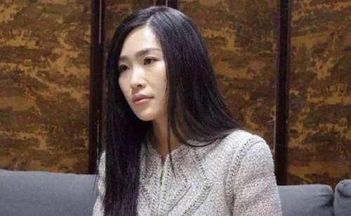 张艺谋37岁女儿张末近照曝光 曾被老公家暴 现如今婚姻幸福