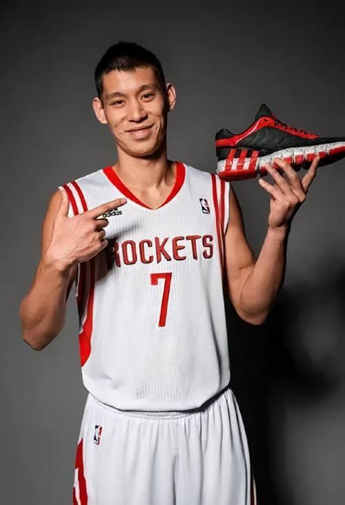 球员上脚 林书豪在NBA穿的球鞋 中国元素太酷了