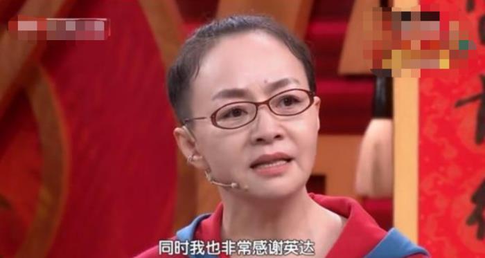 英达现任妻子（英达妻子与哥哥梁天罕见同框）