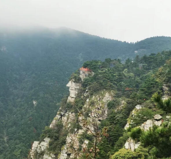 不识庐山真面目，只缘身在此山中