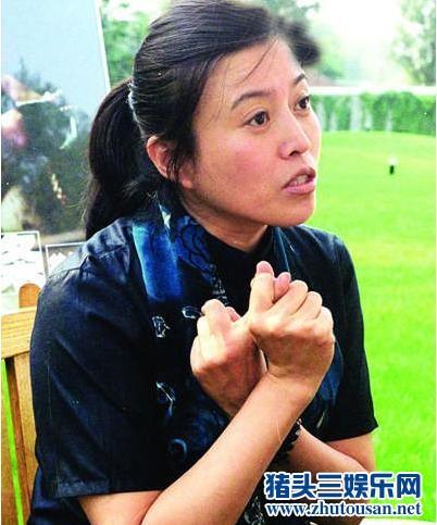 丁嘉丽被誉为最美“乡村女人”私生活却糜烂，四次堕胎两任丈夫却成赢家