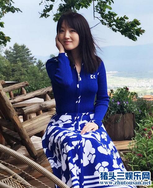 杨钰莹45岁仍美如少女 网友呼唤：快找个好男人嫁了吧
