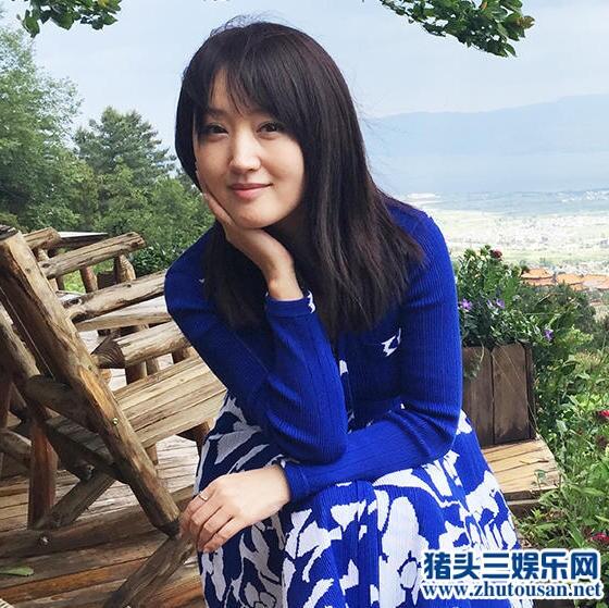 杨钰莹45岁仍美如少女 网友呼唤：快找个好男人嫁了吧