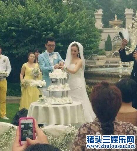 曝宋喆100多条开房记录 宋喆与老婆杨慧结婚照片一脸的假意