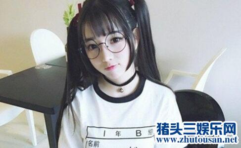 二次元美少女Coser王奕萌个人资料微博私照