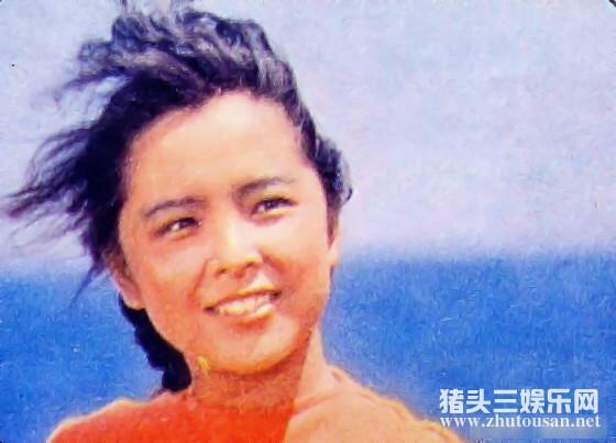 宋忆宁个人资料家庭背景 嫁老公吕凉恩爱33年女儿漂亮随她