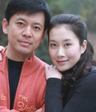 何政军几个妻子是谁 何政军的妻子个人资料