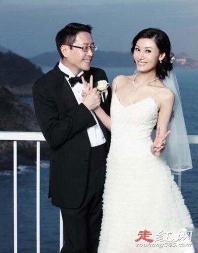 何超琼许晋亨什么时候离的婚 世纪婚礼为什么分手