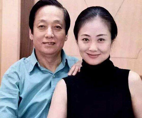 韩美林历任妻子 嫁给韩美林她图的什么